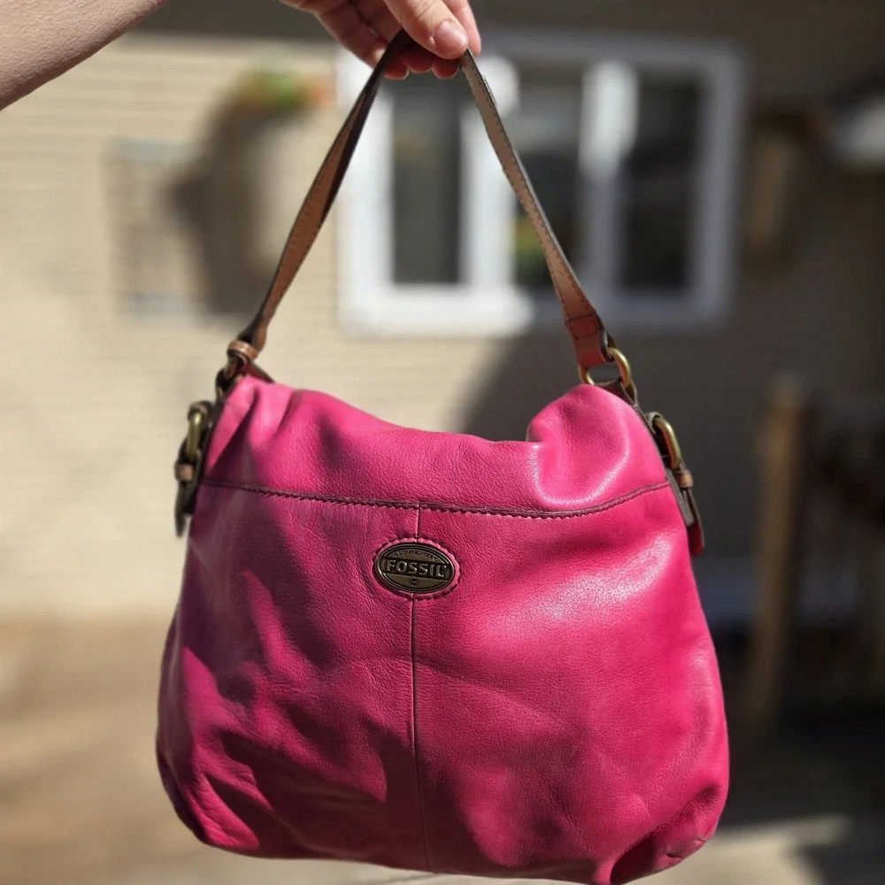 FOSSIL Pink Leather EXPLORER‎ Foldover Shoulder Bag Hobo Handbag Soft Cute EUC